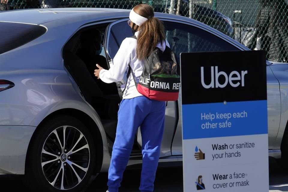 Uber está siendo demandada por más de 500 pasajeras que afirman haber sido agredidas por los conductores.