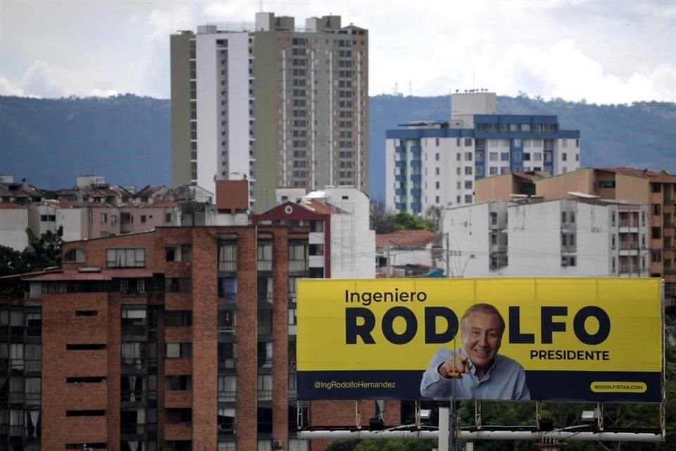 Un espectacular del candidato independiente Rodolfo Hernández en la ciudad de Bogotá.