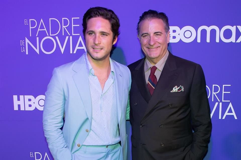 En la película Diego Boneta interpreta al novio y Andy García es su suegro.