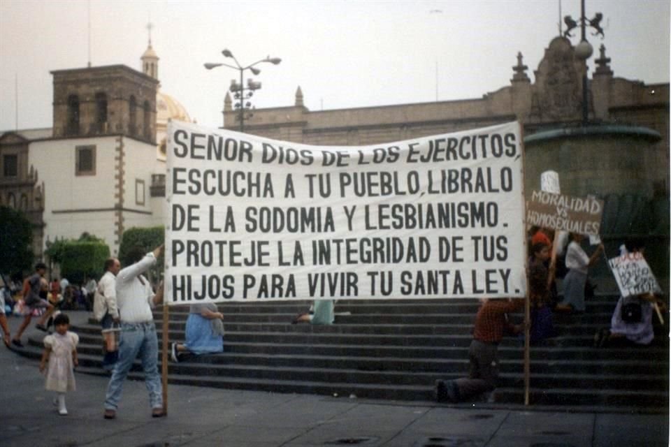 Así como hubo manifestaciones lésbicas, las hubo en contra del movimiento.