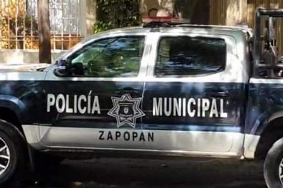 El colectivo Luz de Esperanza acusa que policías de Zapopan agredieron y amedrentaron a uno de sus integrantes que iba saliendo de su casa.