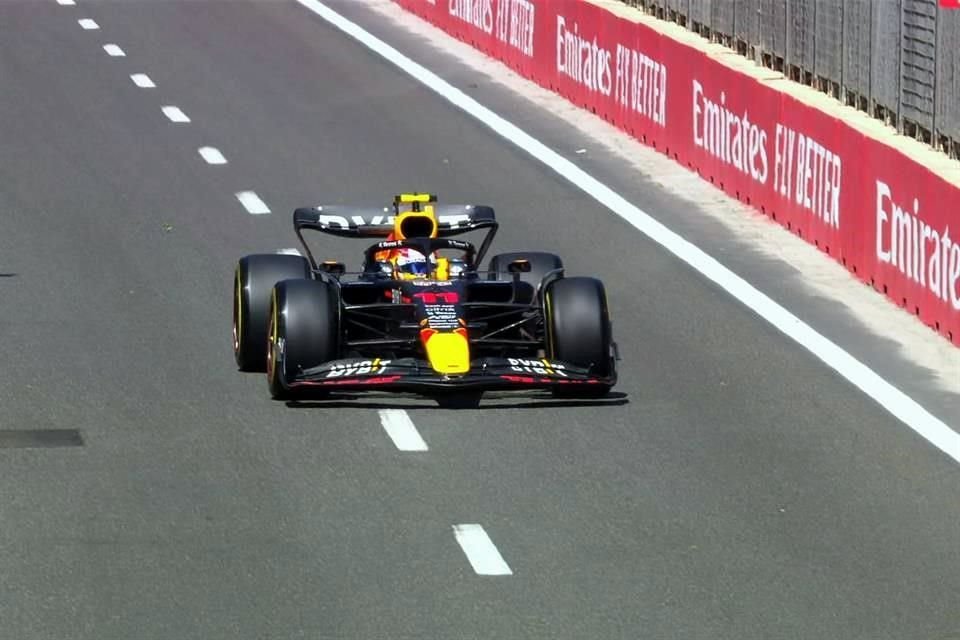 Sergio Pérez durante la primera Práctica en GP de Azerbaiyán.