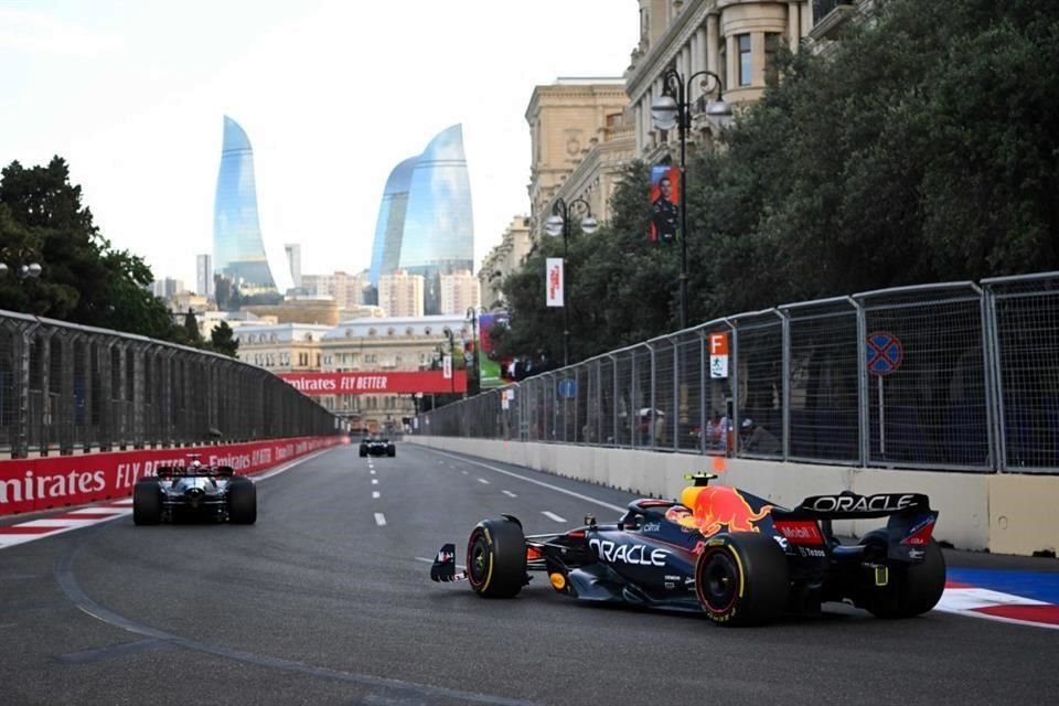 Checo buscará el triunfo en en el Gran Premio de Azerbaiyán.