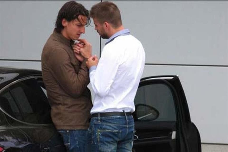 Gerard Piqué y Zlatan Ibrahimovic en una foto que levantó polémica en todo el mundo.