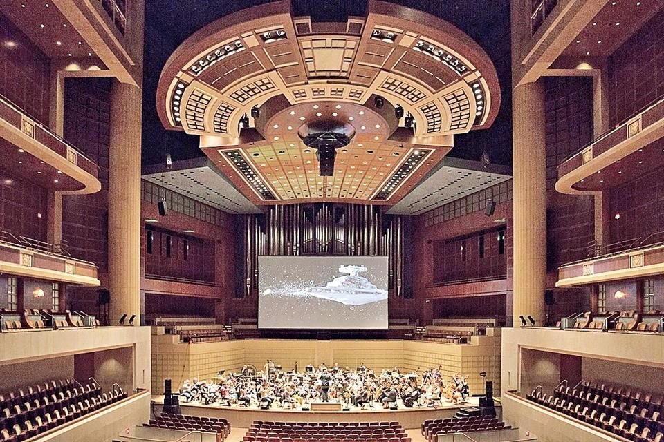 Para quienes gustan de la ópera, se puede escuchar a la Orquesta Sinfónica de Dallas en el Morton H. Meyerson Symphony Center.