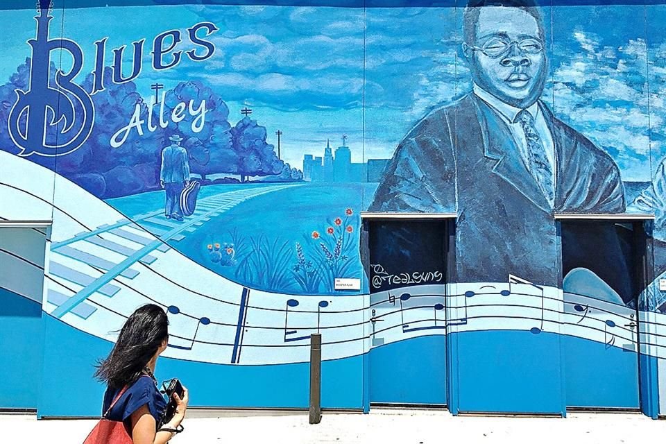 Los amantes de la música no pueden quedarse sin visitar los murales de Blues Alley, en el barrio de Deep Ellum.