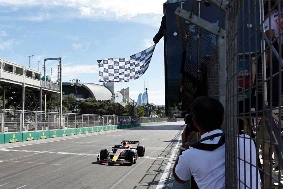 Max Verstappen ahora es el piloto de Red Bull con más podio, un total de 66, superando a Sebatian Vettel.
