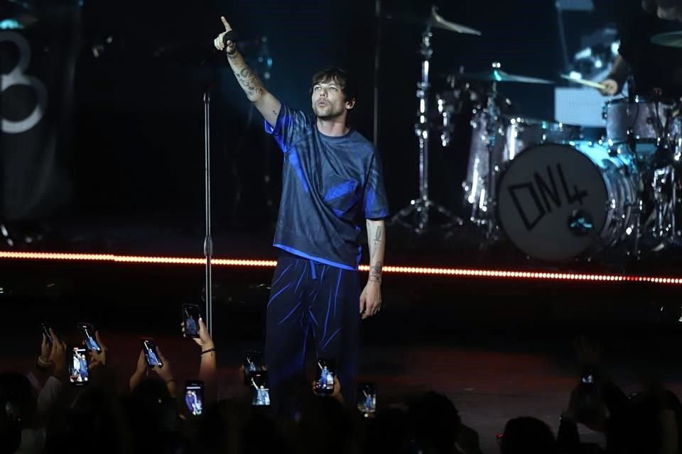Louis Tomlinson ofreció temas propios y de One Direction, su ex banda, en su primer show en solitario en Guadalajara, en Auditorio Telmex.