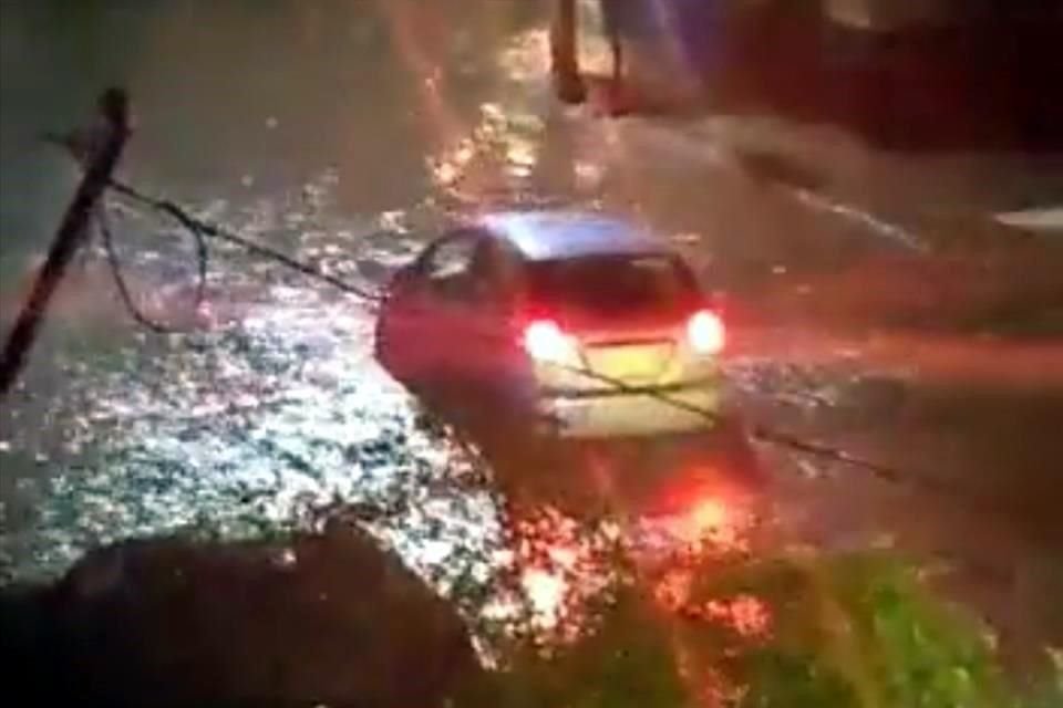 Tras la tormenta histórica de ayer en GDL, el Ayuntamiento aprobó declarar emergencia para acceder a recursos del FOEDEN.