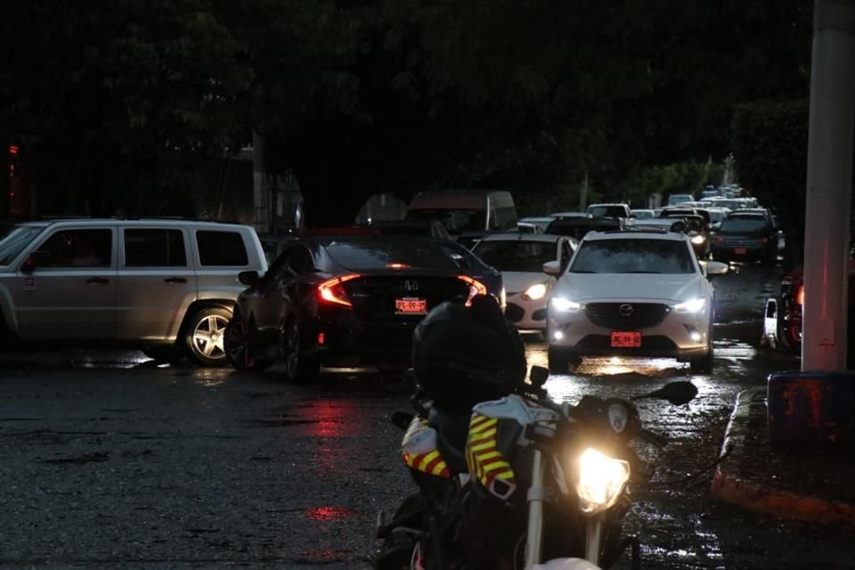 De acuerdo con información de la Conagua, en la zona Centro de Guadalajara se tuvo una lluvia acumulada de 158 litros de agua por metro cuadrado.