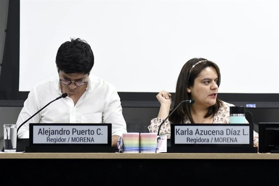 Los regidores de Zapopan, Alejandro Puerto y Karla Díaz, se manifestaron en contra de la salida de Jalisco del Pacto Fiscal Federal.