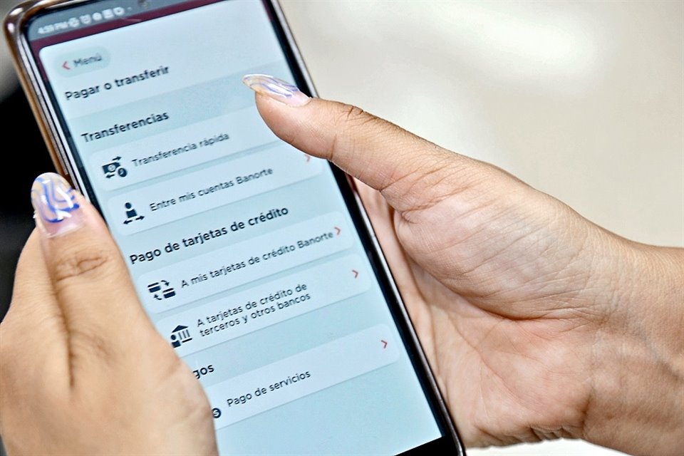 Robada, frustrada, con miedo y decepcionada de las autoridades está 'Miriam' luego de que le robaron su celular, denunció y no le ayudaron.