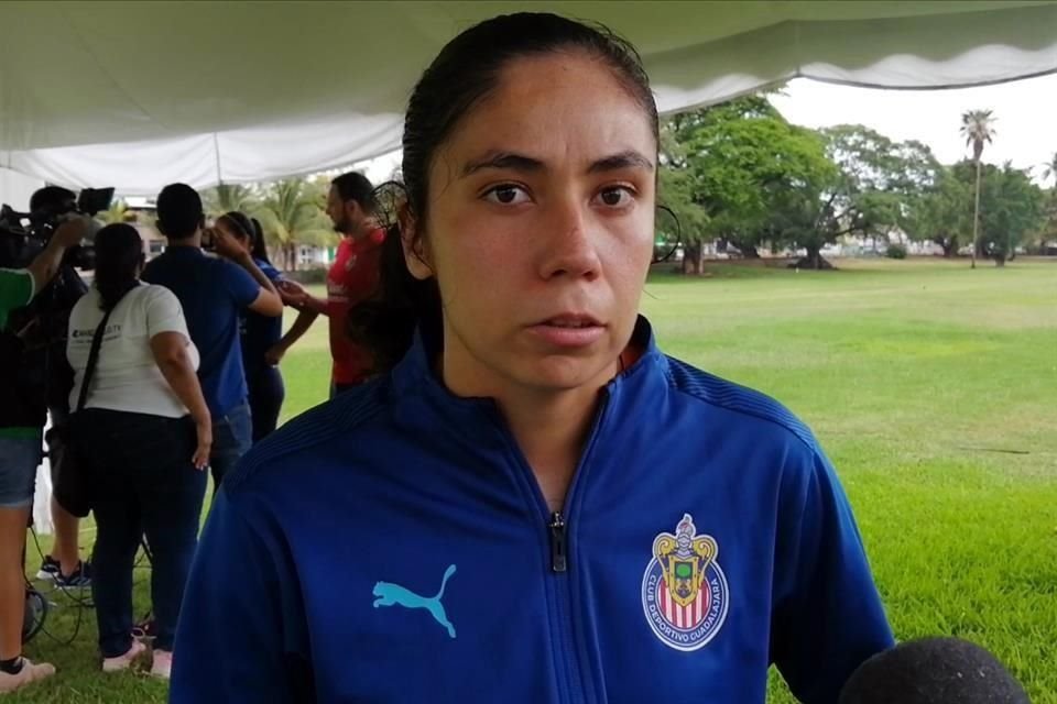 Victoria Acevedo, volante ofensiva de Chivas.