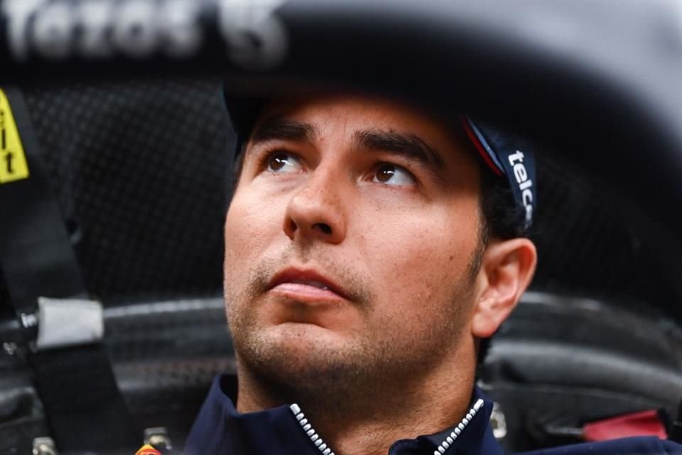El piloto mexicano lleva 30 carreras con Red Bull Racing.