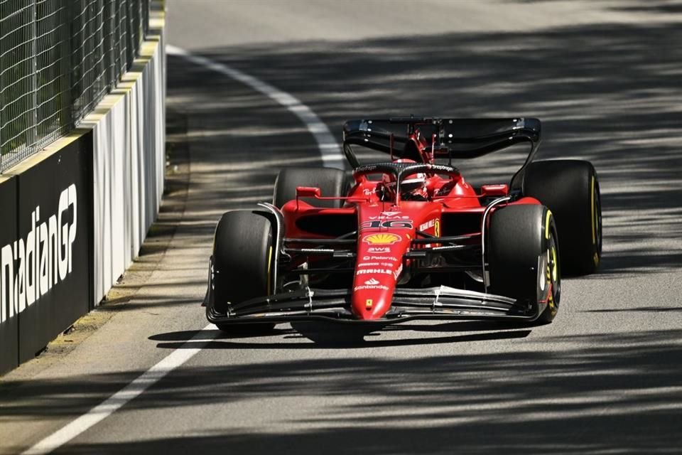 Los Ferrari quedaron detrás de Verstappen.