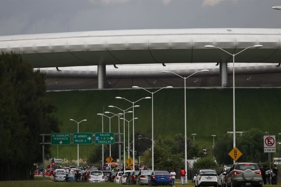 Tráfico alrededor del Estadio Akron.