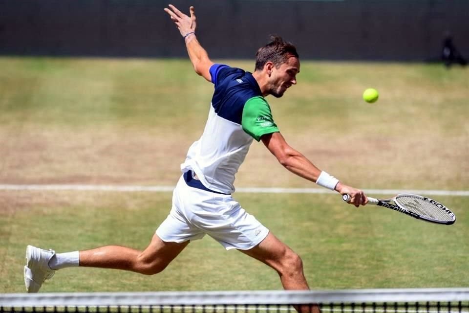 Daniil Medvedev venció en sets seguidos a Oscar Otte para alcanzar su segunda Final en semanas consecutivas.