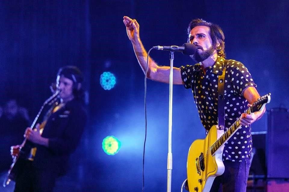 Disidente presentó su reciente producción titulada 'Gracias por el Rock N' Roll'.
