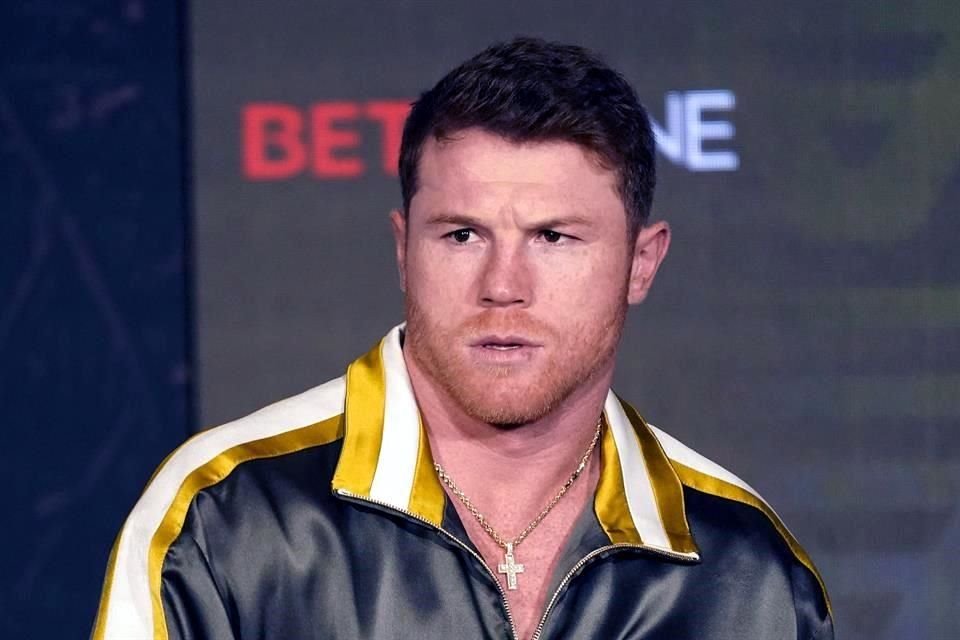 Saúl 'Canelo' Álvarez pondrá en juego mañana los cinturones Supermedianos del CMB y la AMB.