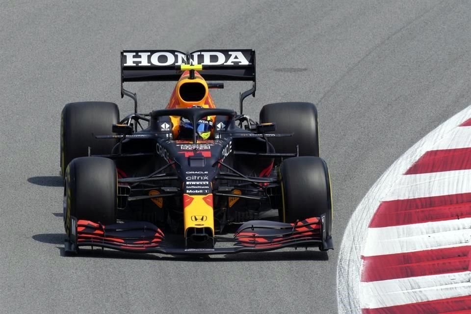 El mexicano batalló en las dos primeras prácticas del Gran Premio de España.