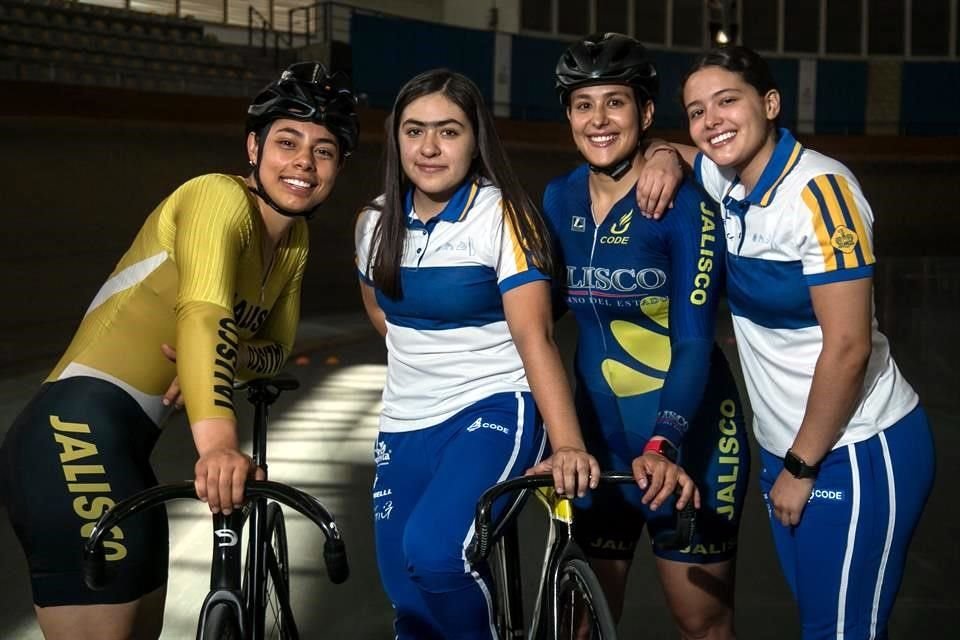 Melanie Ramírez, Majo Vizcaíno, Jessy Salazar y Fernanda Salazar.