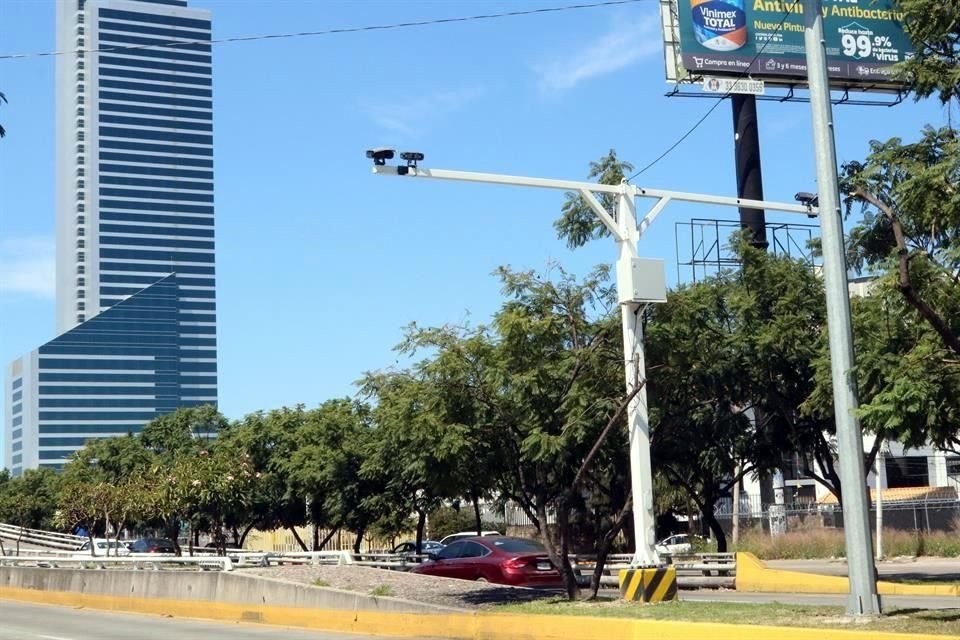 Este año, las cámaras de fotoinfracción que hay en 7 cruceros de GDL y Zapopan han captado a más de 7 mil conductores pasándose el alto.