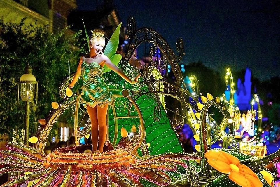 MAIN STREET ELECTRICAL PARADE.