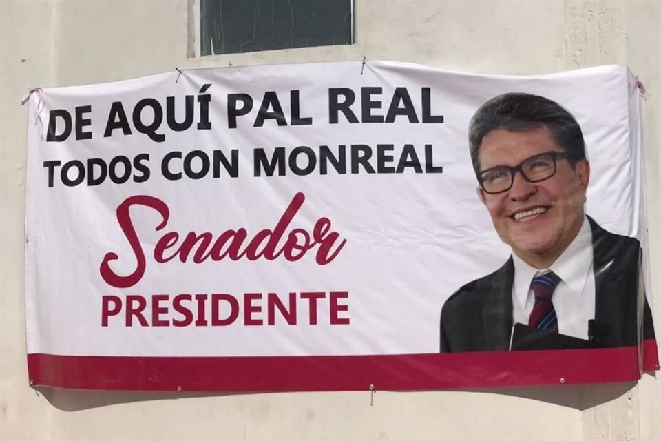 Una lona en Francisco I. Madero en apoyo a Ricardo Monreal.