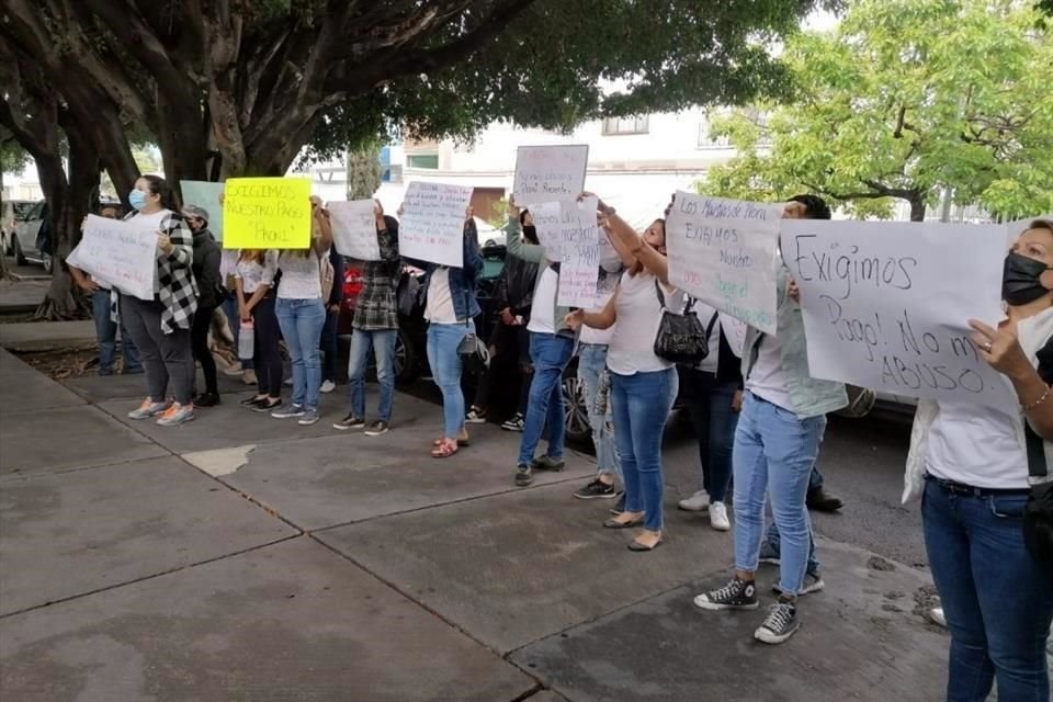 Las manifestaciones para exigir el pago se han realizado tanto en Jalisco como en otros Estados.