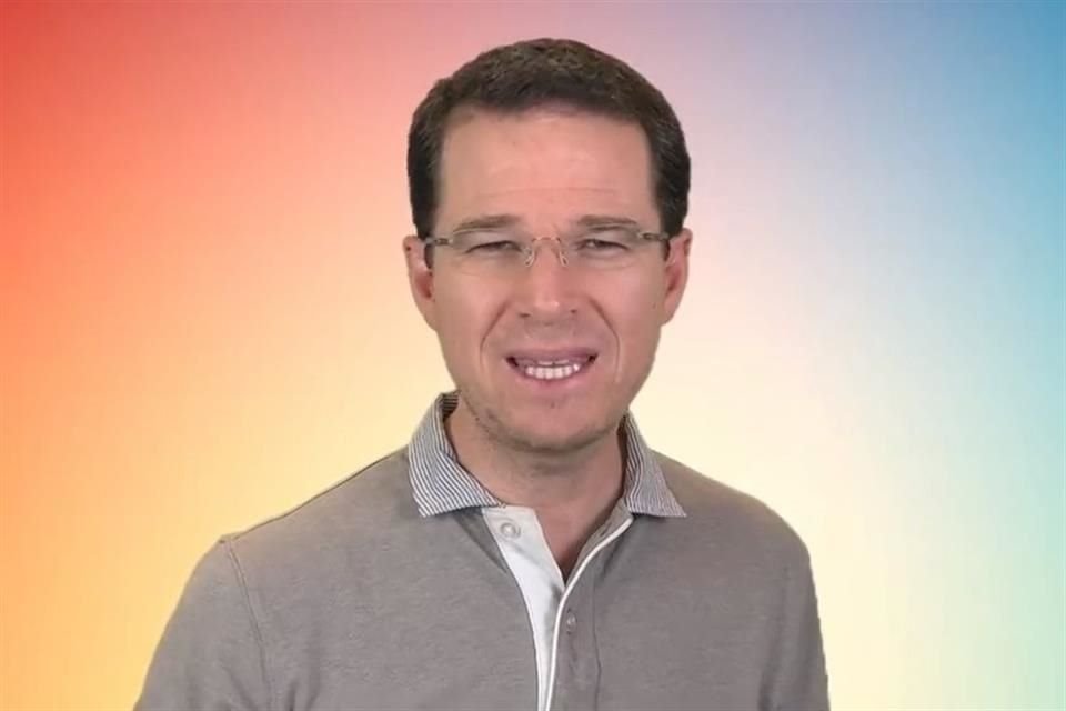 En su video semanal, Ricardo Anaya concluyó que el Presidente López Obrador logra mantener altos niveles de aceptación gracias a que alienta la división y esparce la mentira.