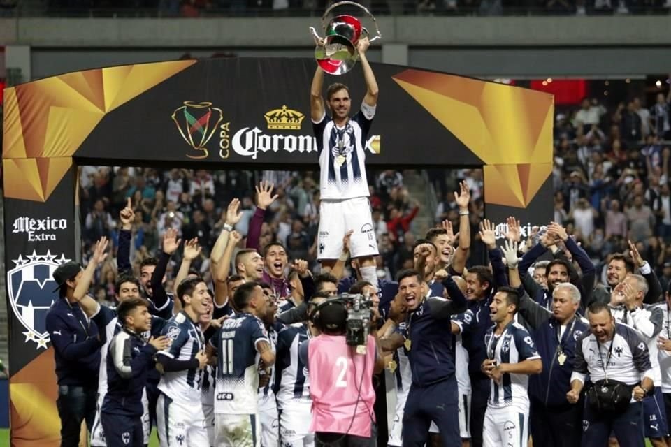 Su segundo trofeo de Copa llegó el 21 de diciembre del 2017 al vencer en único duelo al Pachuca por marcador de 1-0, en el 'Gigante de Acero'.