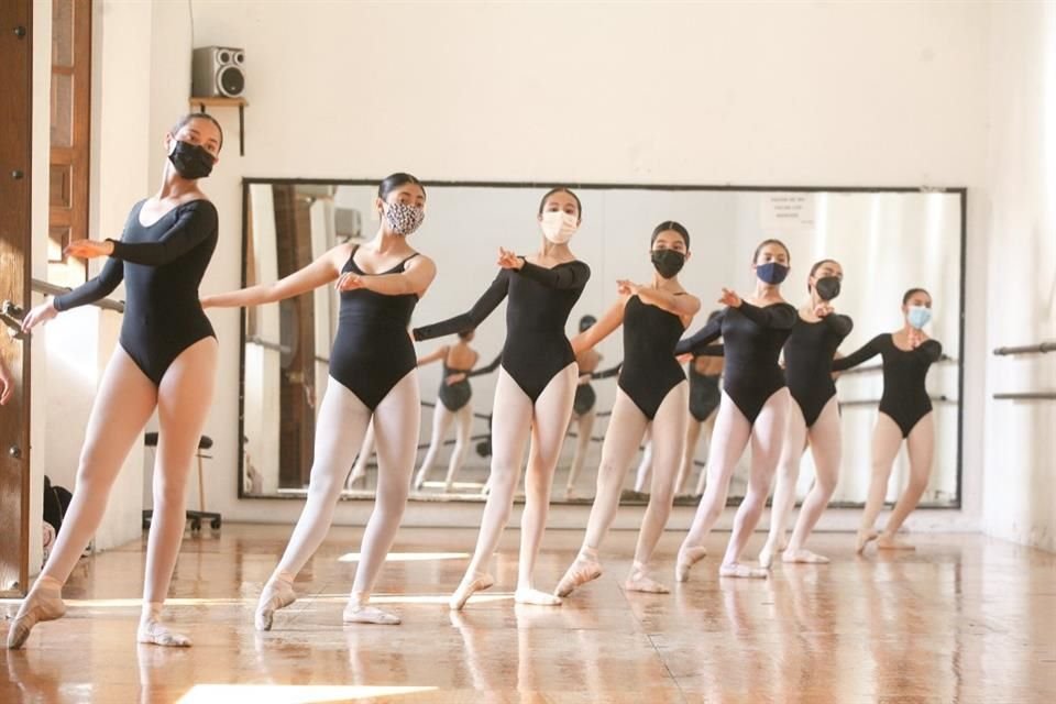 Con la llegada del verano, llegan también los cursos y talleres artísticos, ya tradicionales de la Escuela de Artes de la Secretaría de Cultura de Jalisco, en el Museo Cabañas.