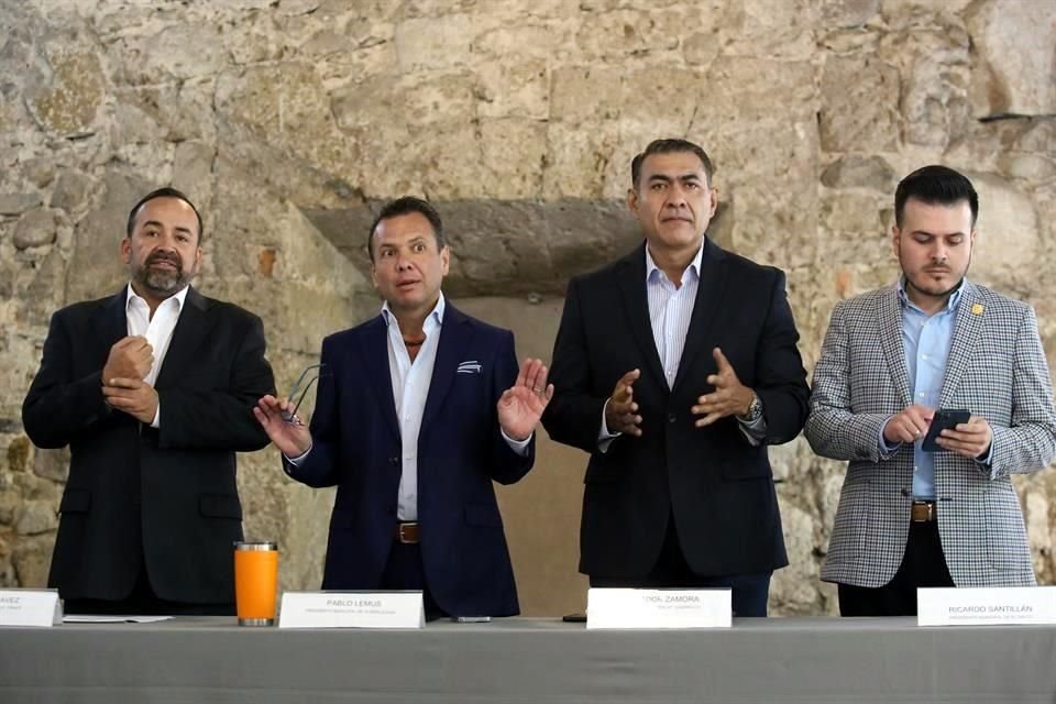 Sergio Chávez, Alcalde de Tlajomulco; Pablo Lemus, Alcalde de Guadalajara; Salvador Zamora, Alcalde de Guadalajara y Ricardo Santillán, Alcalde de El Salto.