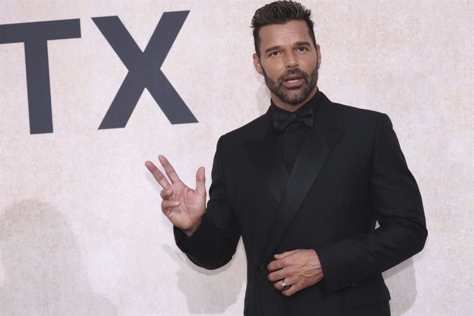 Ricky Martin fue demandado por su ex manager Rebecca Drucker por incumplimiento de contrato; le exigen 3 mdd por comisiones no pagadas.