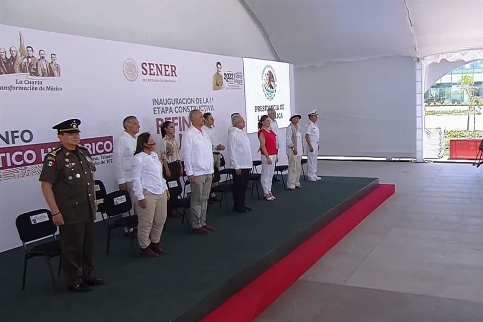 Tras inaugurar Refinería de Dos Bocas, AMLO presenta su segundo informe trimestral de 2022 y celebra el cuarto aniversario de su triunfo en las urnas.