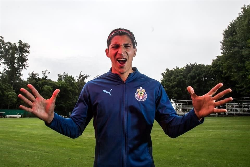 Ángel Zaldívar espera que las Chivas muestren su madurez en el campo.