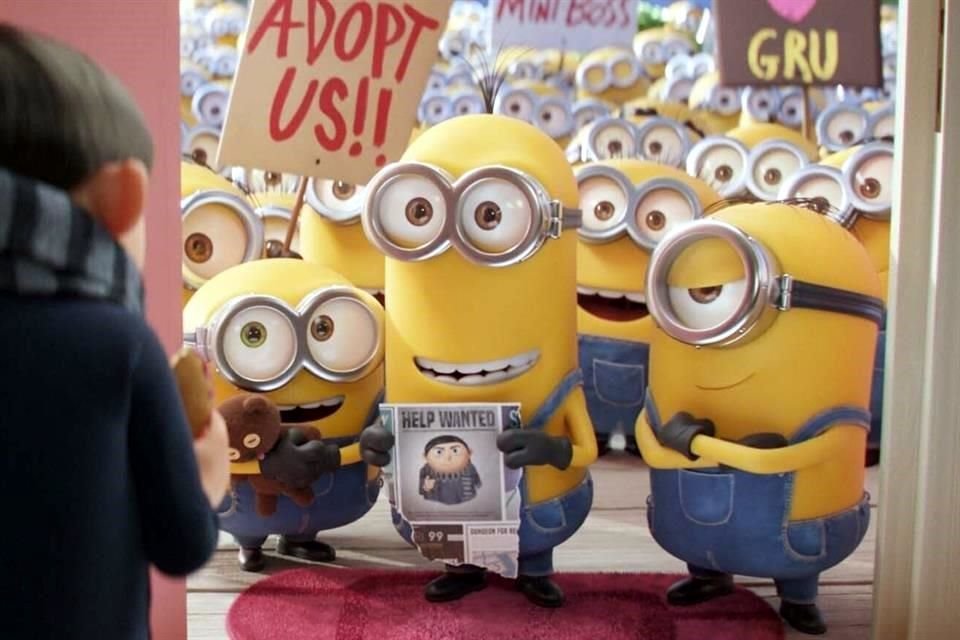 Los cines británicos prohibieron el acceso a los adolescentes que acuden en traje para ver 'Minions: Nace un villano'.