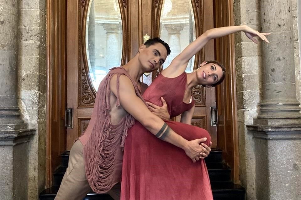 Los bailarines Carlo Bravo y Érika Aguirre, interpretarán 'Carmina Burana' y 'La Noche de Walpurgis'.