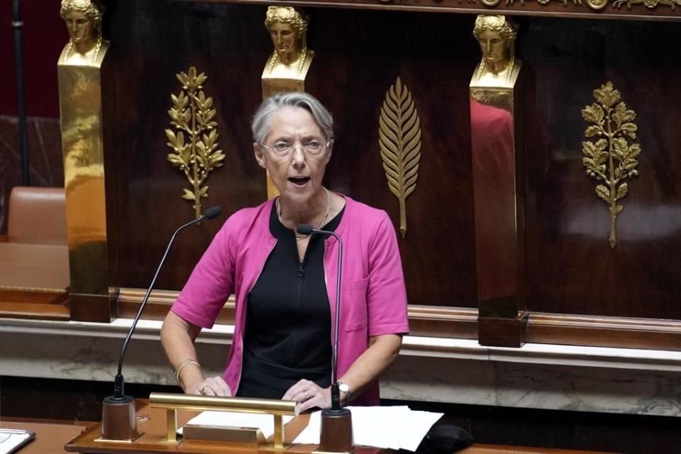 La Primera Ministra francesa, Elisabeth Borne, da un discurso a la Asamblea Nacional este miércoles.