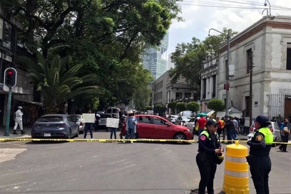 La protesta se realizó en los accesos de las instalaciones de Segob en la CDMX.