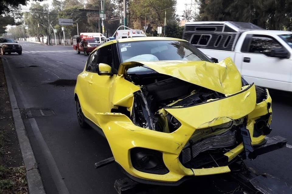 Policías apoyaron a los involucrados, dos lesionados que fueron atendidos en el lugar.