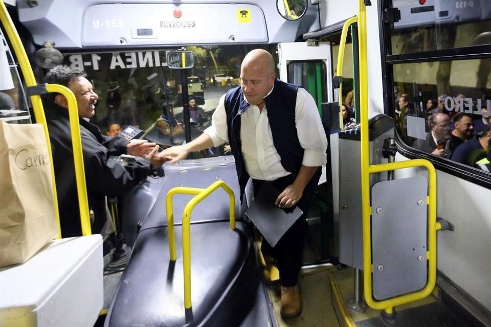 El Gobernador de Jalisco dijo que es necesario revisar la tarifa de Transporte Público debido a los índices inflacionarios registrados en el País.