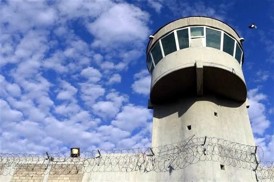 Los trabajadores del complejo penitenciario de Puente Grande están viviendo un rebrote de casos de Covid-19.