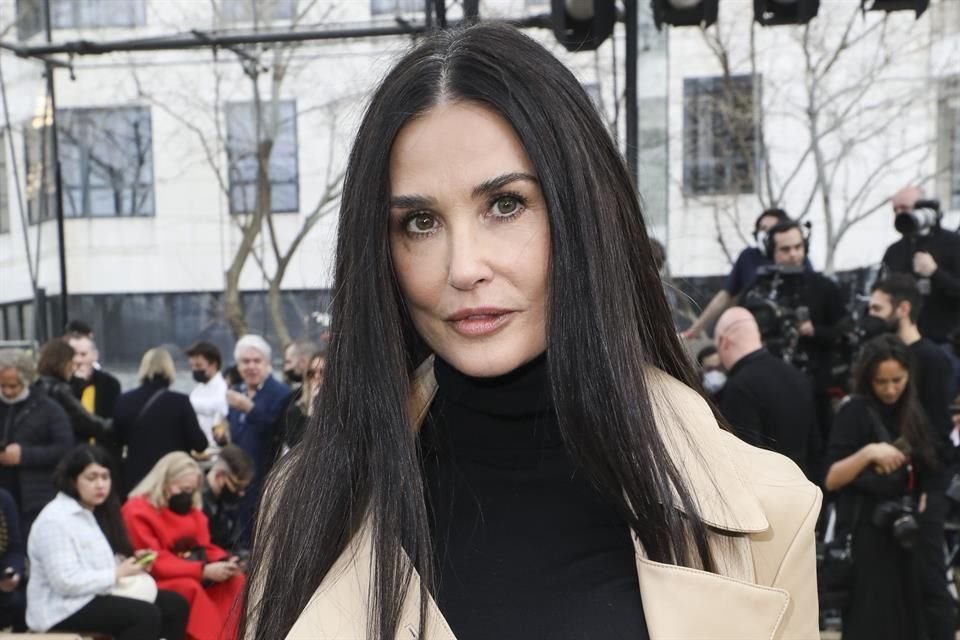 Demi Moore se unió con la firma de trajes de baño Andie para lanzar una colección sofisticada y sensual.