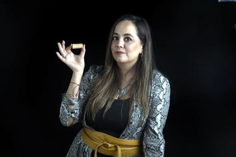 Detrás de cada botella también hay normativa, política, comunidad, economía e investigación y Paz Austin, directora del CMV, lo sabe bien