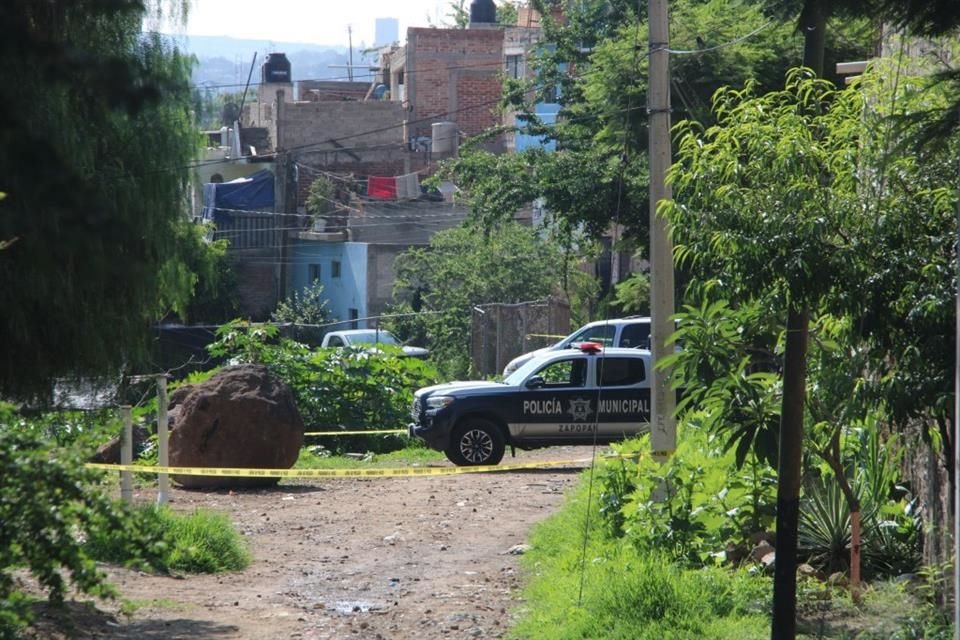 Envuelto en una bolsa negra y con una cobija multicolores, fue abandonado el cadáver de un hombre en la Colonia Balcones de la Cantera, de Zapopan.
