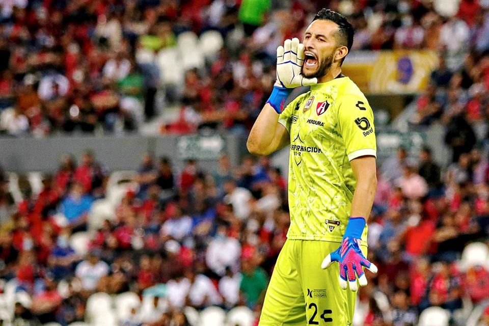 Camilo Vargas y los Zorros quieren sacar su primer triunfo en la cancha del Toluca.