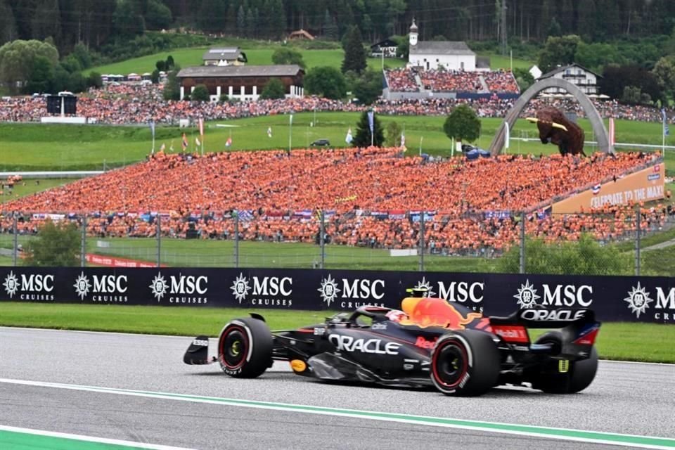 En Red Bull lamentaron el resultado de 'Checo' Pérez.