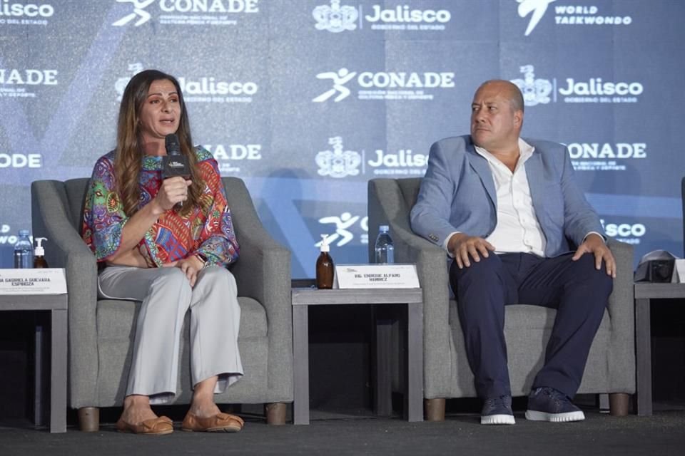 Ana Gabriela Guevara, directora de la Conade, y el Gobernador de Jalisco, Enrique Alfaro.
