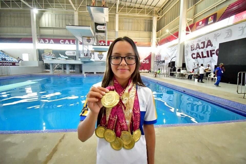 La tapatía Kelly Mejorada ganó siete preseas de oro en clavados.